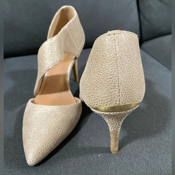 Calvin Klein Gella Pump - Picture 11 of 16